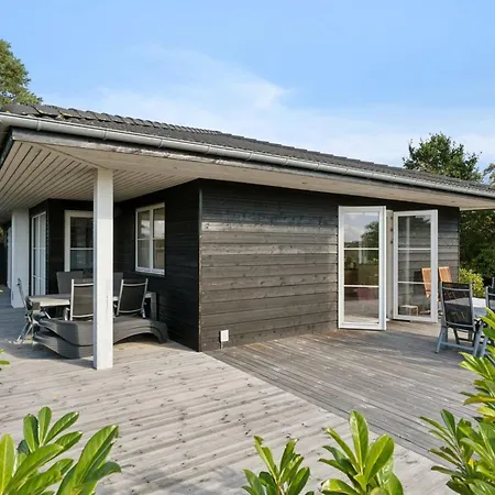 Alvia - 1-6km From The Sea By Interhome
