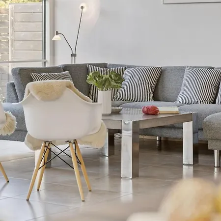 Alvia - 1-6km From The Sea By Interhome