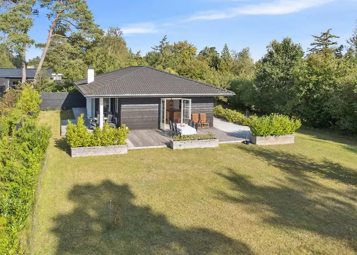 Alvia - 1-6km From The Sea By Interhome